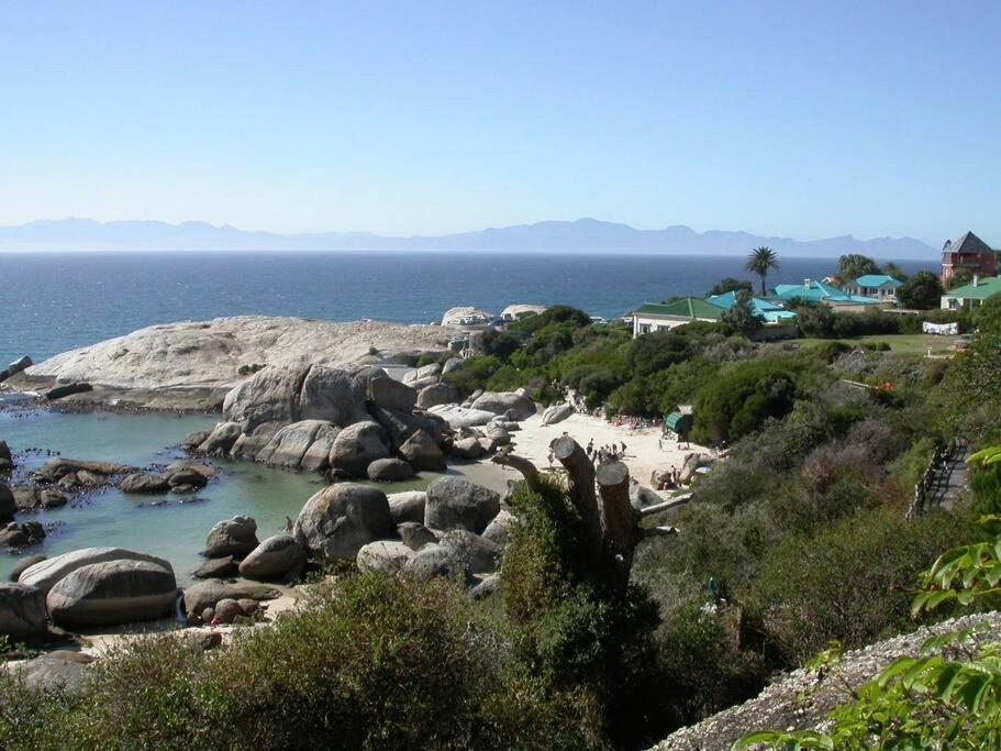 Stunning Boulders House - Simonstown, Cape